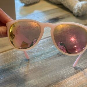 Pink Round Mirrored Women’s Sunglasses